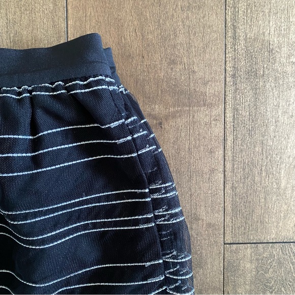 BCBG shorts - Picture 3 of 3